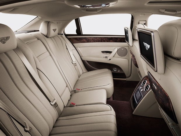 Bentley-flying-spur-rear-cabin-2014-4.jpg