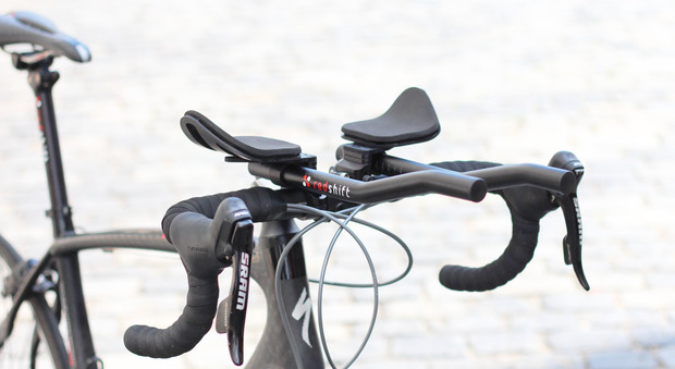 Quick Release Clip-on Aero Bars for Triathlon, Bike packing and Road Bikes  – Redshift Sports