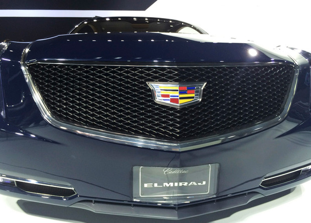 Cadillac-logo-redesign-grill.jpg