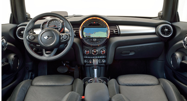 test-drive-2014-mini-cooper-hardtop-interior.jpg