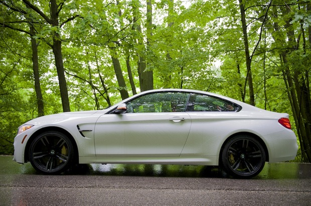 2015-BMW-M4-1.jpg