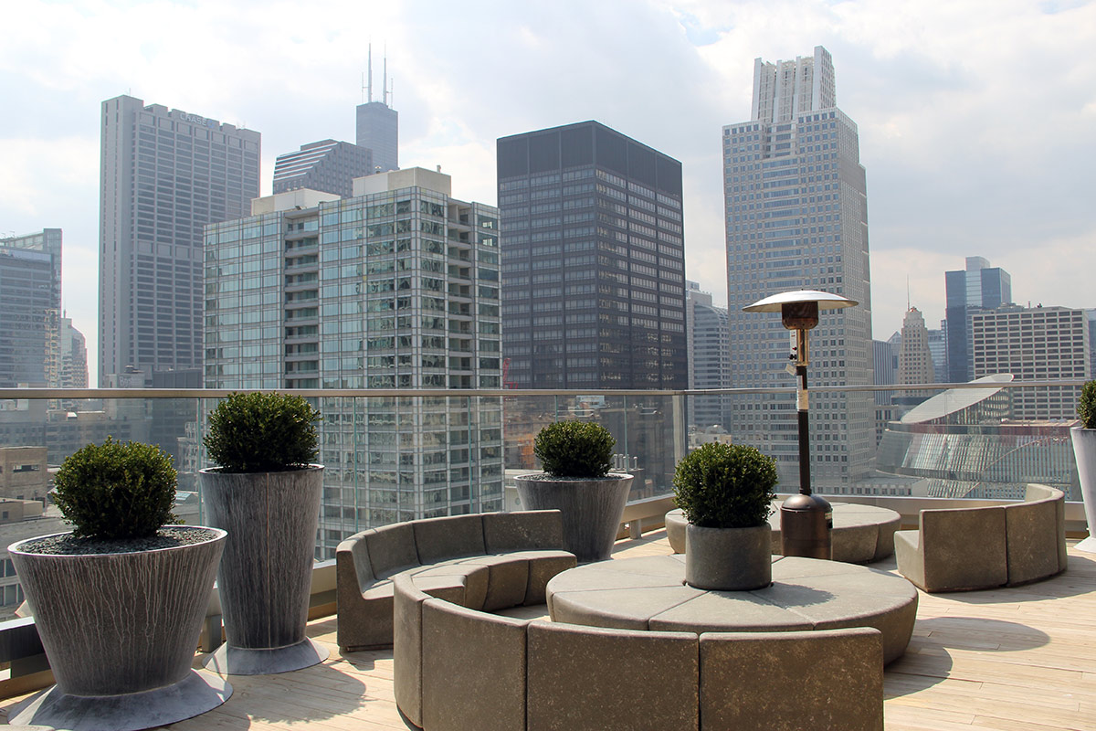 rooftop-bar-virgin-hotels-chicago-ch-2.jpg