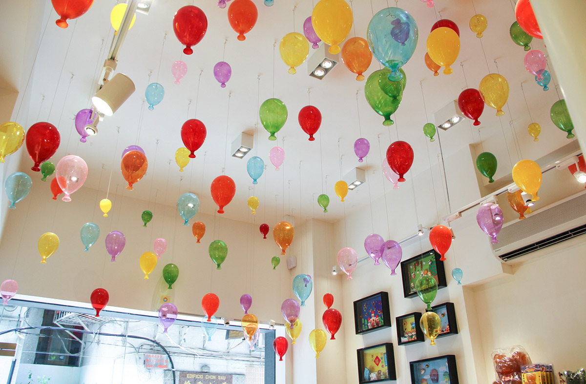 buddy-macau-glass-balloons-candy-store.jpg