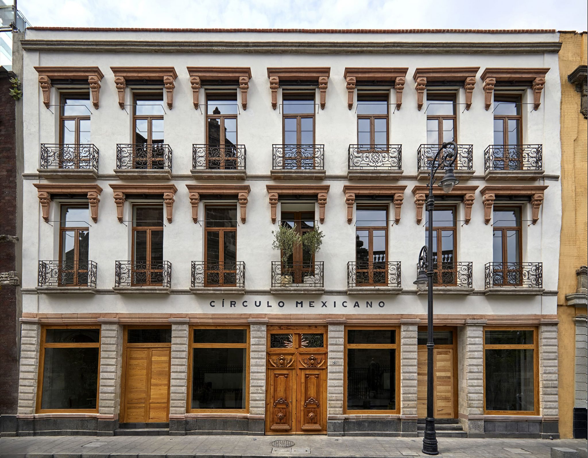 Modern Minimalism + Historical Opulence at Mexico City’s Círculo ...
