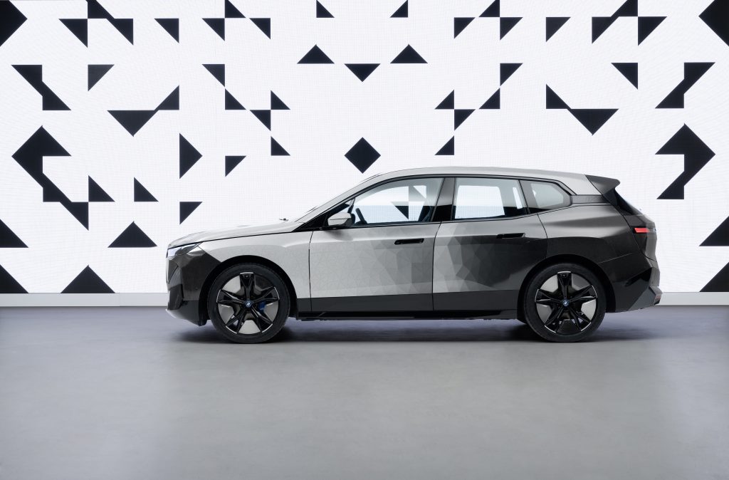 BMW's iX Flow Color-Changing Exterior - COOL HUNTING®